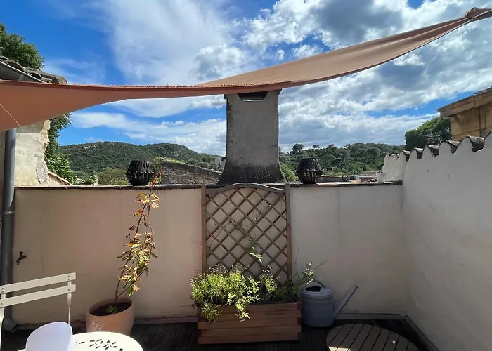 Charmante Maison De Village بيت للعطل Collias